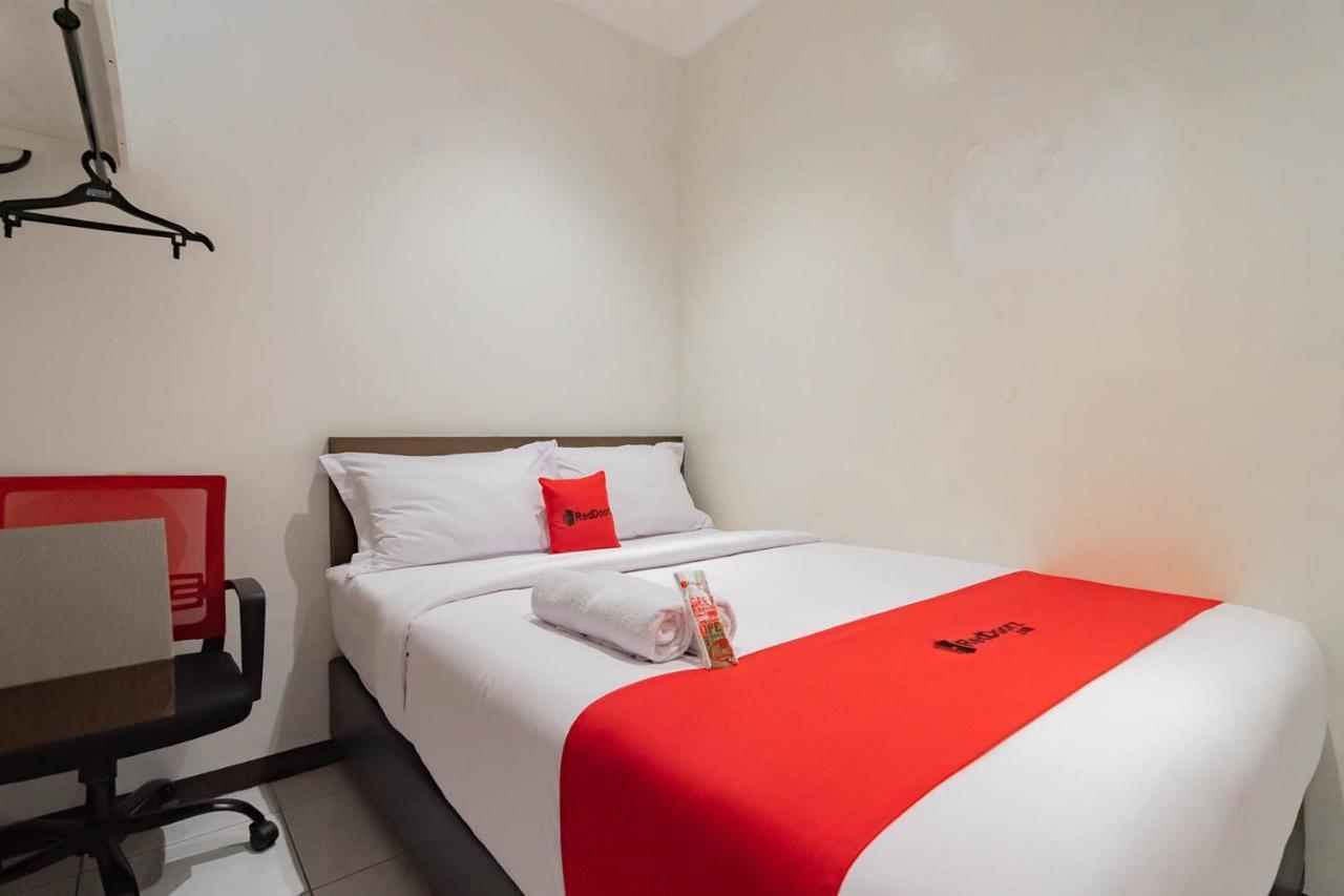 Reddoorz Plus @ Pakuan Residence Tajur Bogor Esterno foto