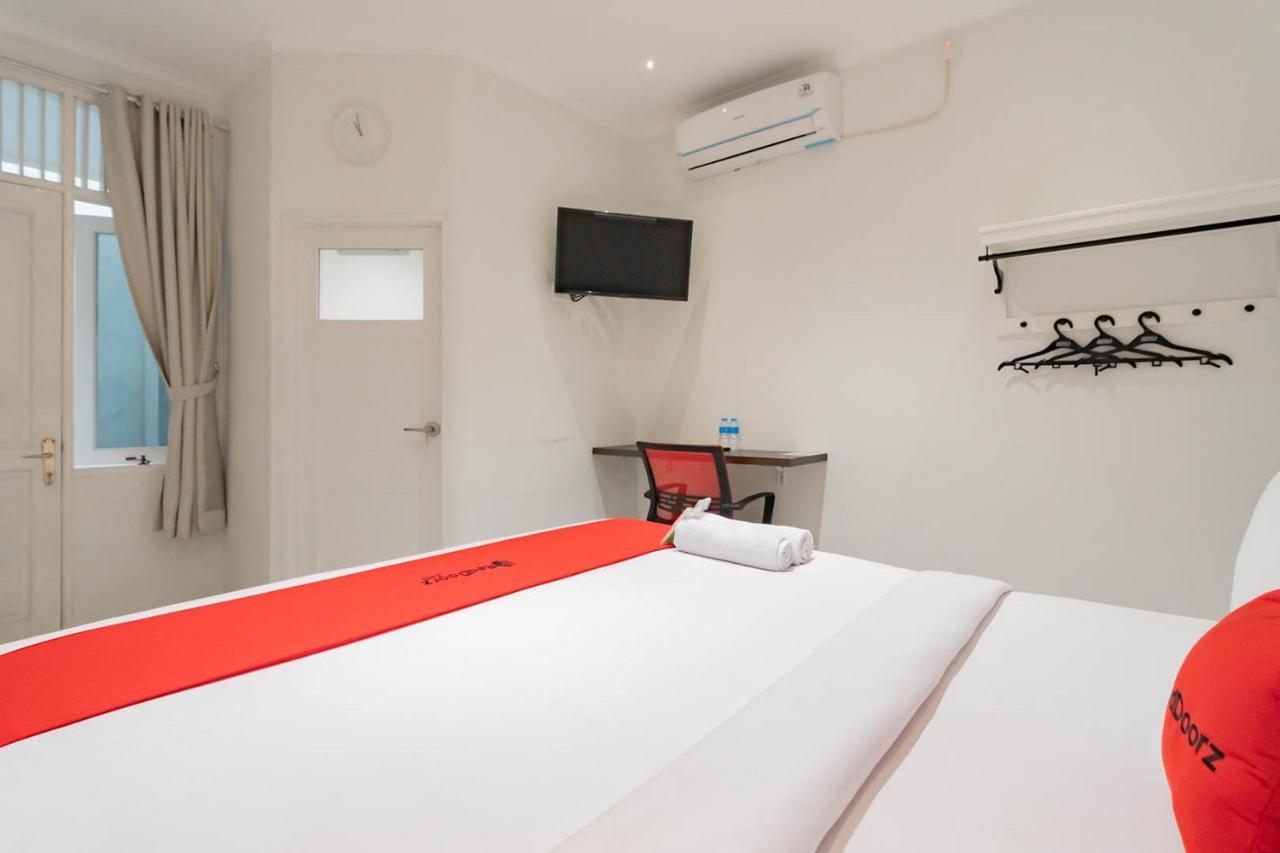 Reddoorz Plus @ Pakuan Residence Tajur Bogor Esterno foto