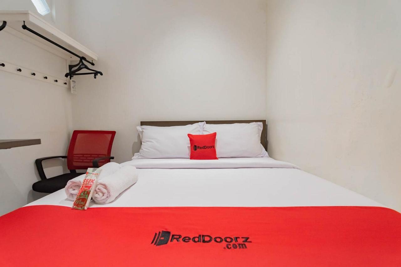 Reddoorz Plus @ Pakuan Residence Tajur Bogor Esterno foto