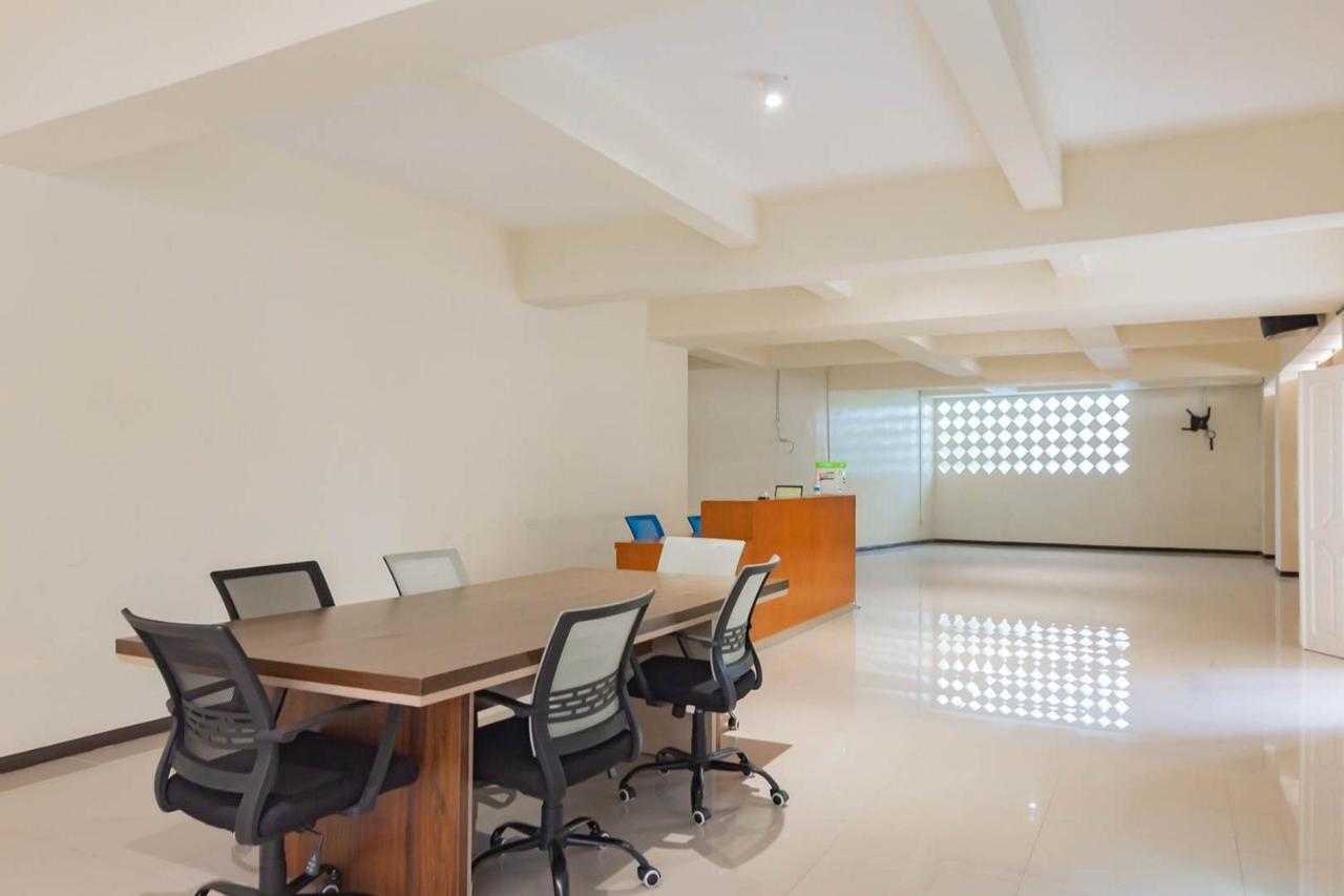 Reddoorz Plus @ Pakuan Residence Tajur Bogor Esterno foto