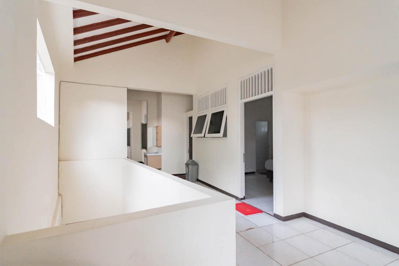 Reddoorz Plus @ Pakuan Residence Tajur Bogor Esterno foto