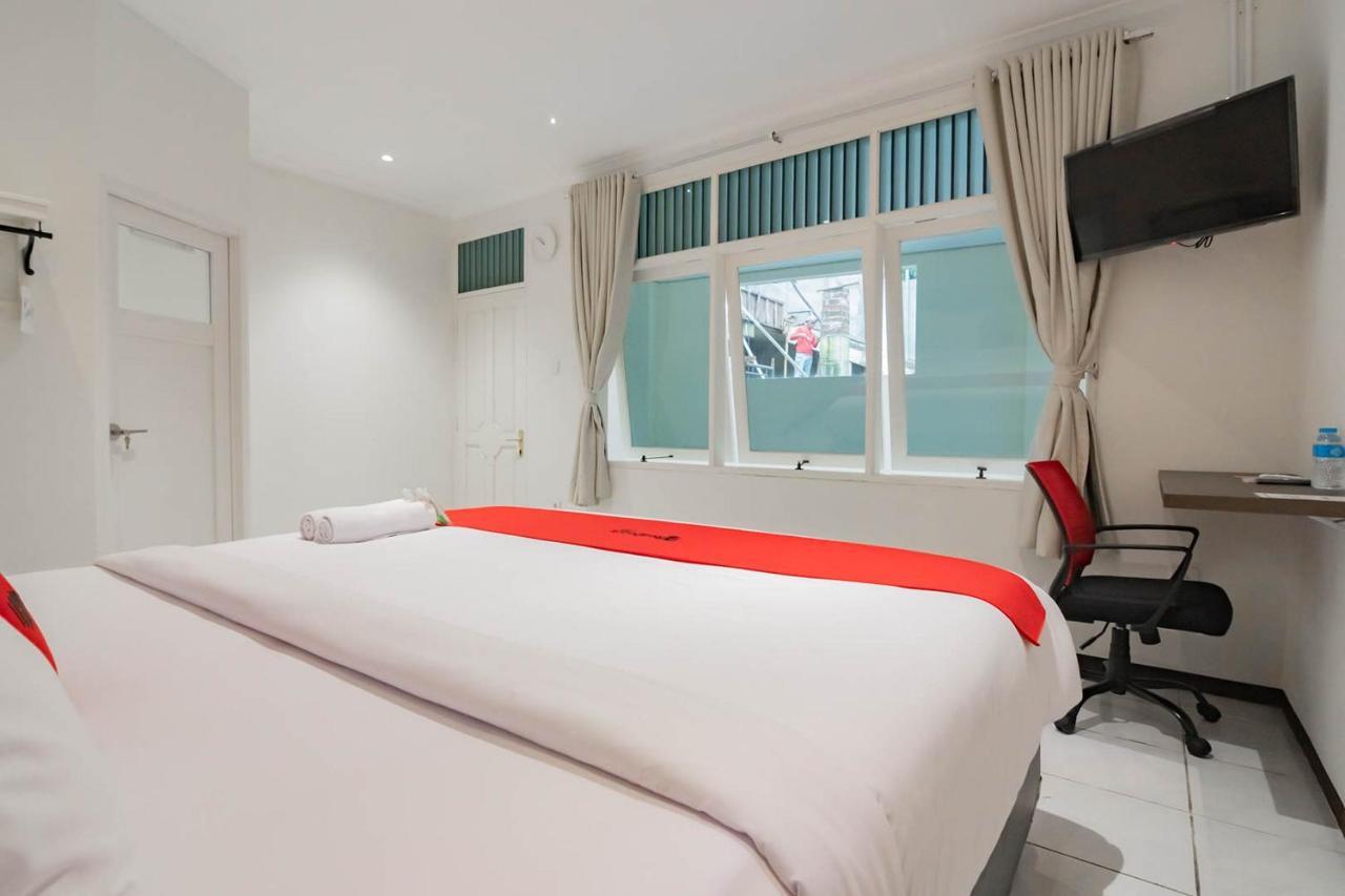Reddoorz Plus @ Pakuan Residence Tajur Bogor Esterno foto