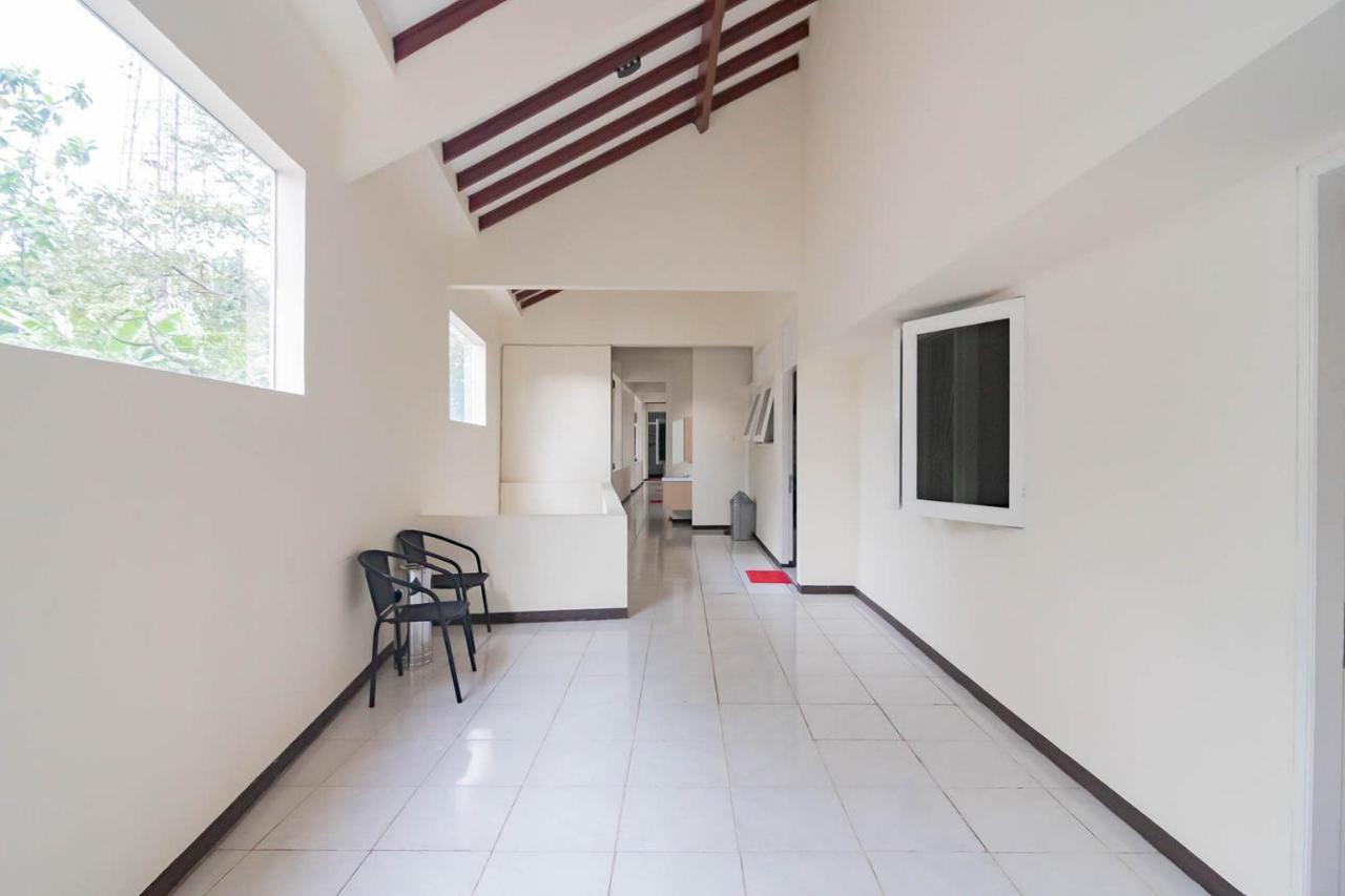 Reddoorz Plus @ Pakuan Residence Tajur Bogor Esterno foto