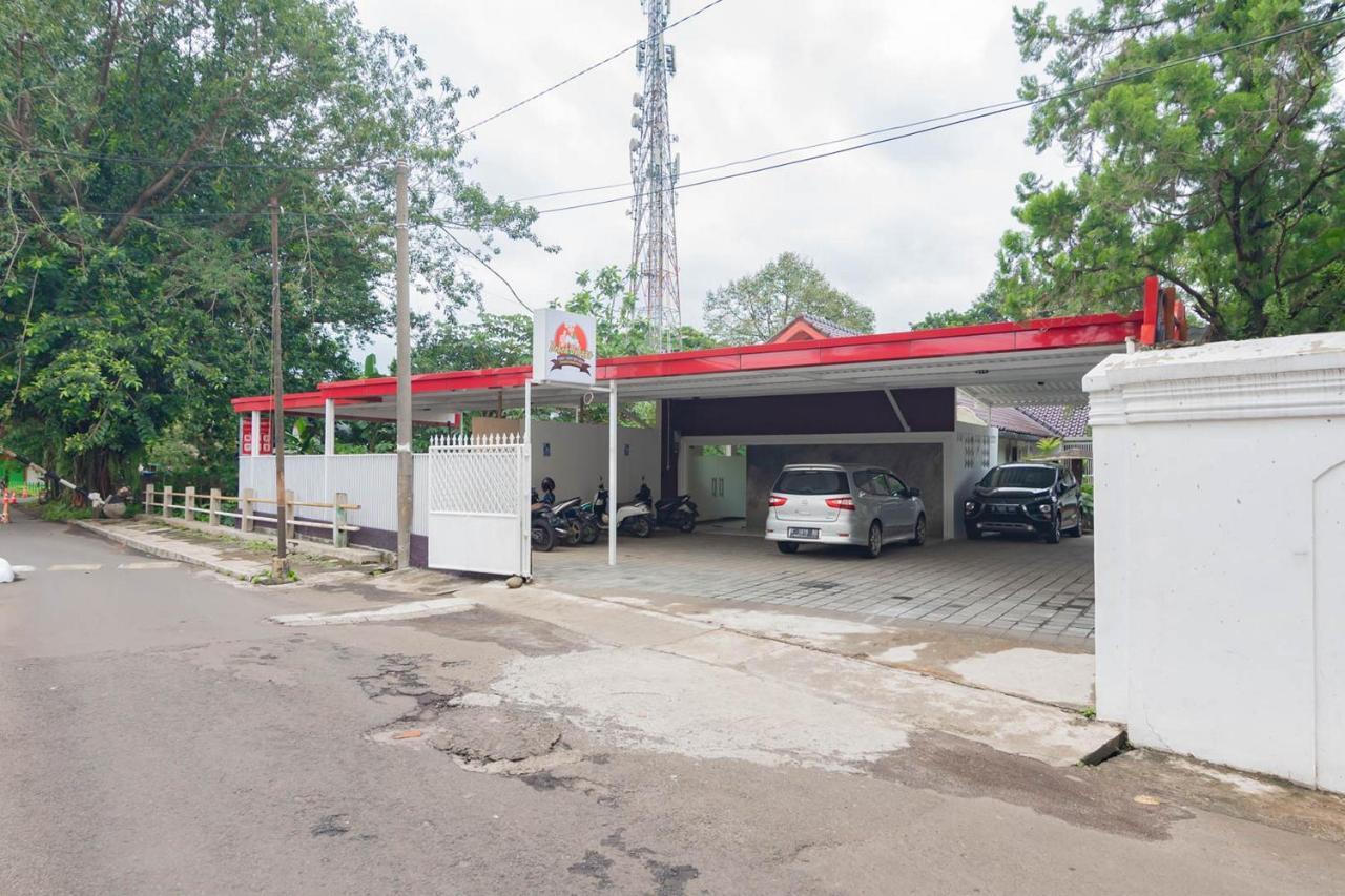 Reddoorz Plus @ Pakuan Residence Tajur Bogor Esterno foto